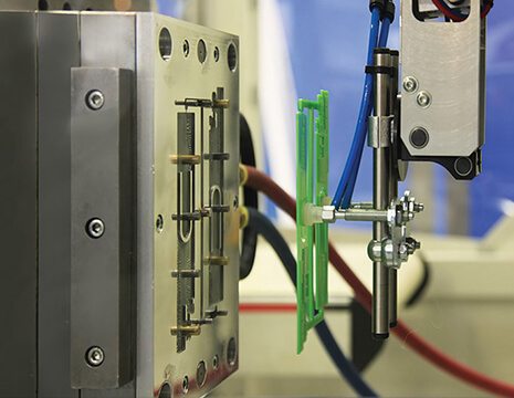 El moldeado de alta precisión inyecta la pieza plástica de nylon del Pa modificada para requisitos particulares del molde plástico del moldeo a presión
